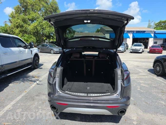 2024 Alfa Romeo Stelvio Ti – miniatura 14