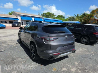 2024 Alfa Romeo Stelvio Ti – miniatura 2
