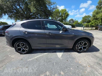 2024 Alfa Romeo Stelvio Ti – miniatura 4