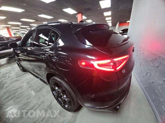 2024 Alfa Romeo Stelvio Veloce - miniatura 2
