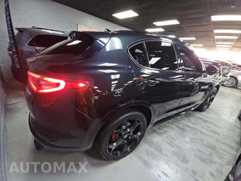 2024 Alfa Romeo Stelvio Veloce - miniatura 3