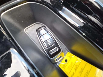 2024 Audi e-tron GT Premium Plus – miniatura 8