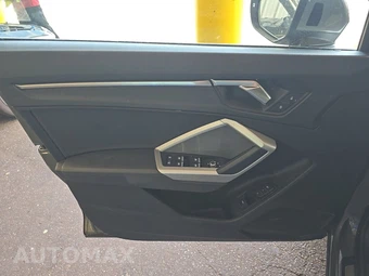 2024 Audi Q3 S line Premium 45 TFSI - miniatura 9