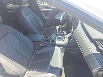 2024 Audi Q3 S line Premium 45 TFSI - miniatura 8