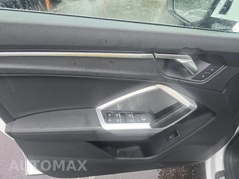 2024 Audi Q3 S line Premium 45 TFSI - miniatura 9