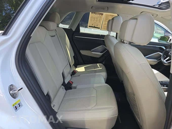 2024 Audi Q3 S line Premium 45 TFSI - miniatura 16