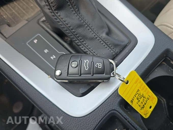 2024 Audi Q3 S line Premium 45 TFSI - miniatura 8