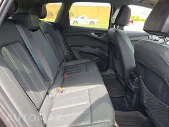 2024 Audi Q4 e-tron Premium 40 – miniatura 18