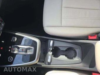 2024 Audi Q4 Sportback e-tron Premium Plus 50 – miniatura 8
