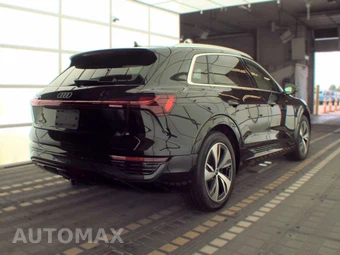 2024 Audi Q8 e-tron Premium Plus - miniatura 4