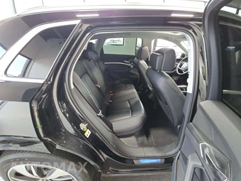 2024 Audi Q8 e-tron Premium - miniatura 17