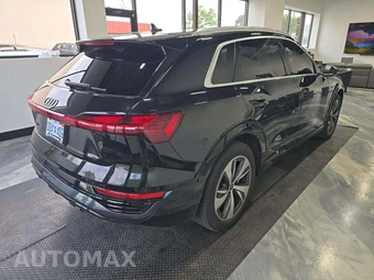 2024 Audi Q8 e-tron Premium - miniatura 3