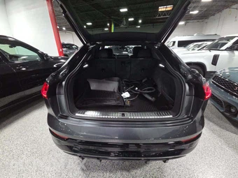 2024 Audi Q8 Sportback e-tron S line Premium Plus – miniatura 14