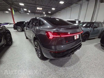 2024 Audi Q8 Sportback e-tron S line Premium Plus – miniatura 2