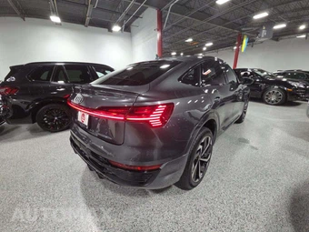 2024 Audi Q8 Sportback e-tron S line Premium Plus – miniatura 3