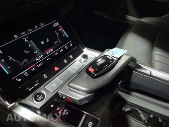 2024 Audi Q8 Sportback e-tron S line Premium Plus – miniatura 8