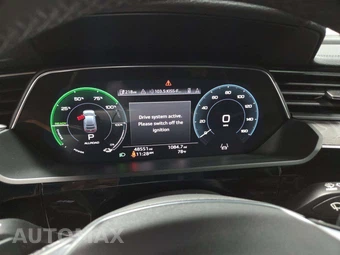 2024 Audi Q8 Sportback e-tron S line Premium Plus – miniatura 9