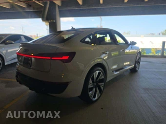 2024 Audi Q8 Sportback e-tron S line Prestige - miniatura 3