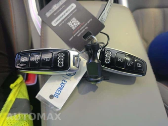 2024 Audi Q8 Sportback e-tron S line Prestige - miniatura 8
