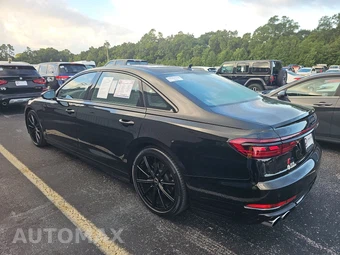 2024 Audi S8 - miniatura 6