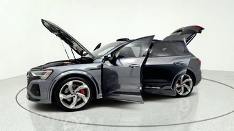 2024 Audi SQ8 e-tron Prestige – miniatura 14