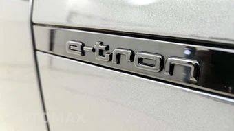 2024 Audi SQ8 e-tron Prestige – miniatura 31