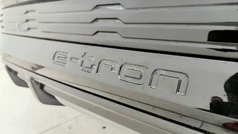 2024 Audi SQ8 e-tron Prestige – miniatura 37