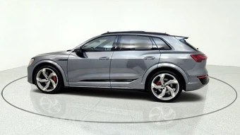 2024 Audi SQ8 e-tron Prestige – miniatura 5