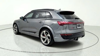 2024 Audi SQ8 e-tron Prestige – miniatura 6