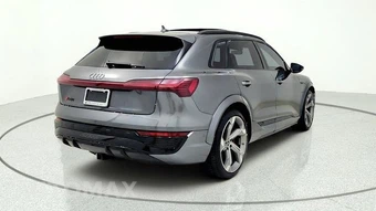 2024 Audi SQ8 e-tron Prestige – miniatura 8