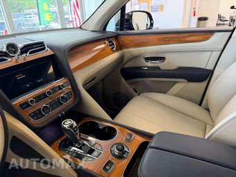 2024 Bentley Bentayga V8 - miniatura 10