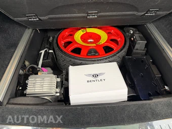 2024 Bentley Bentayga V8 - miniatura 17
