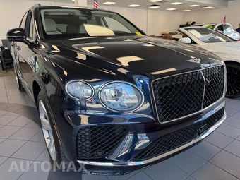 2024 Bentley Bentayga V8 - miniatura 3