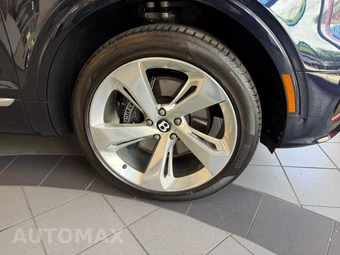 2024 Bentley Bentayga V8 - miniatura 6