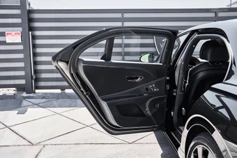 2024 Bentley Flying Spur Edition 8 - miniatura 27