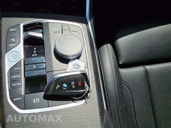 2024 BMW 3 Series Sedan 330i - miniatura 5