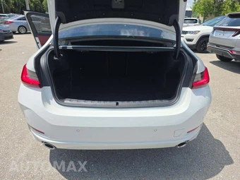 2024 BMW 3 Series Sedan 330i - miniatura 8