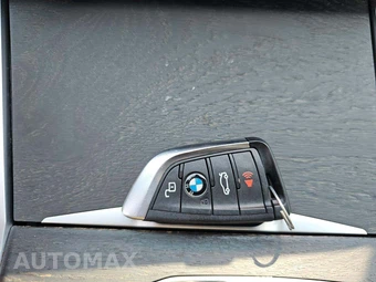 2024 BMW 3 Series Sedan 330i - miniatura 8