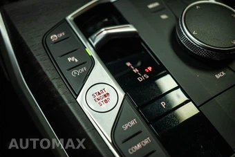 2024 BMW 3 Series Sedan 330i M SPORT LINE - miniatura 19
