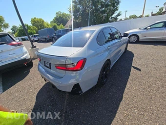 2024 BMW 3 Series Sedan 330i M SPORT LINE - miniatura 3