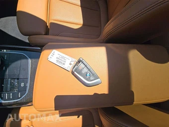 2024 BMW 3 Series Sedan 330i xDrive - miniatura 8