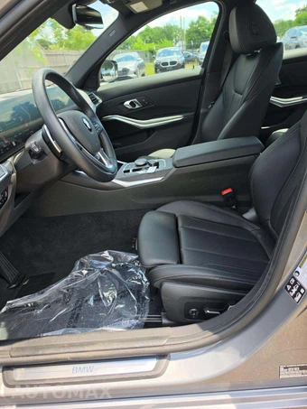2024 BMW 3 Series Sedan 330i xDrive - miniatura 3