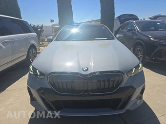 2024 BMW 5 Series Sedan 530i M SPORT LINE - miniatura 2