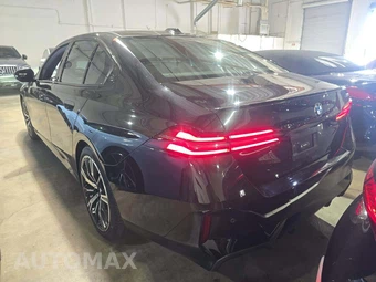 2024 BMW 5 Series Sedan 530i M SPORT LINE - miniatura 2