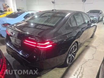 2024 BMW 5 Series Sedan 530i M SPORT LINE - miniatura 3