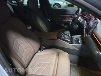 2024 BMW 5 Series Sedan 530i M SPORT LINE - miniatura 15