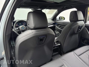 2024 BMW 5 Series Sedan 530i M SPORT LINE - miniatura 38