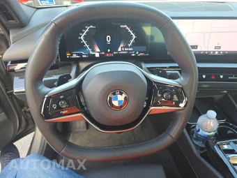 2024 BMW 5 Series Sedan 530i - miniatura 16