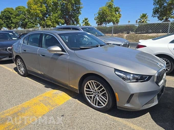 2024 BMW 5 Series Sedan 530i - miniatura 3