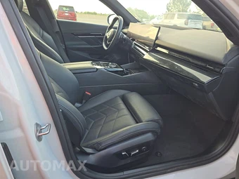 2024 BMW 5 Series Sedan 530i - miniatura 8